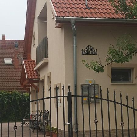 Napsugar Apartmanhaz Balatonlelle Ngoại thất bức ảnh