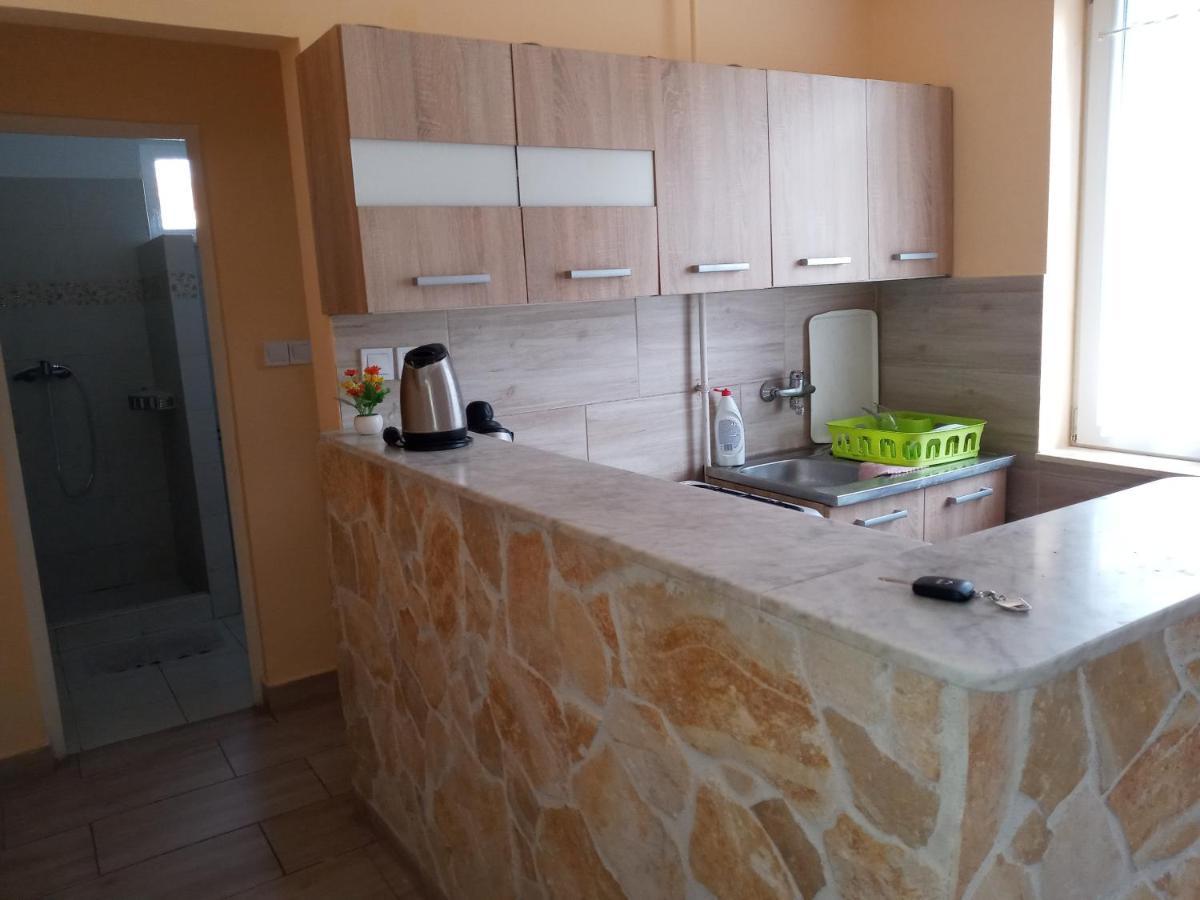 Napsugar Apartmanhaz Balatonlelle Ngoại thất bức ảnh