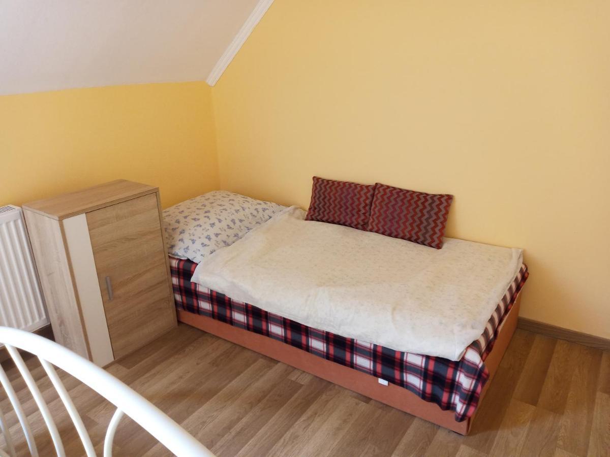 Napsugar Apartmanhaz Balatonlelle Ngoại thất bức ảnh
