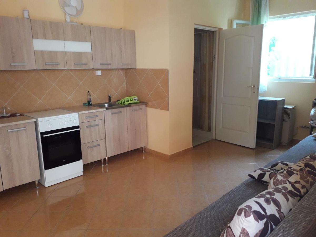 Napsugar Apartmanhaz Balatonlelle Ngoại thất bức ảnh