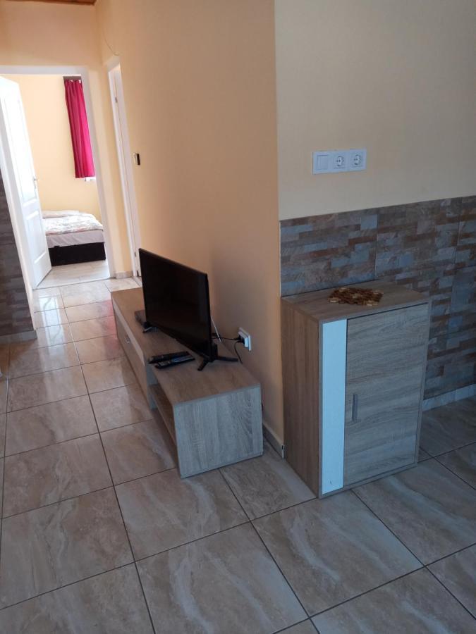 Napsugar Apartmanhaz Balatonlelle Ngoại thất bức ảnh