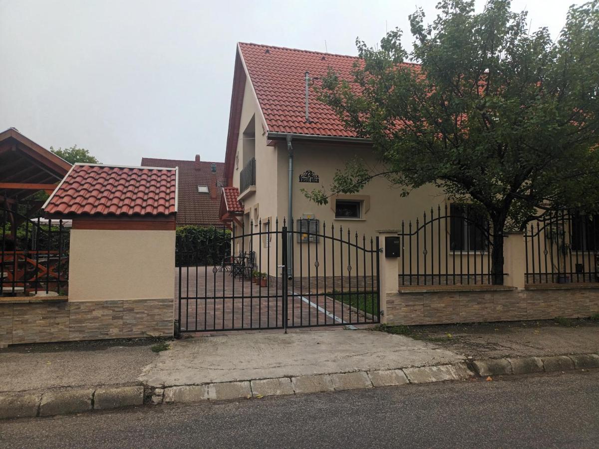 Napsugar Apartmanhaz Balatonlelle Ngoại thất bức ảnh