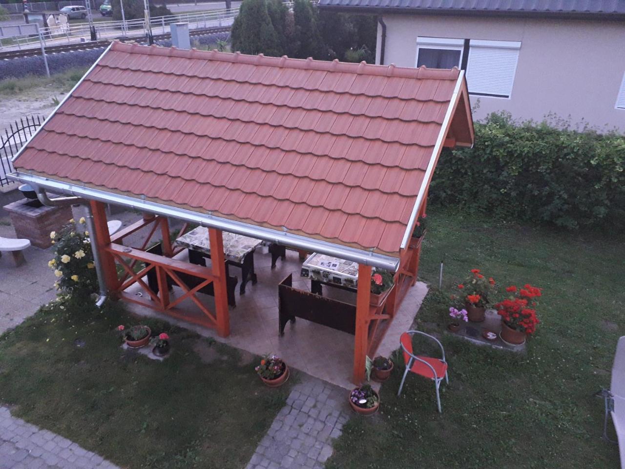Napsugar Apartmanhaz Balatonlelle Ngoại thất bức ảnh